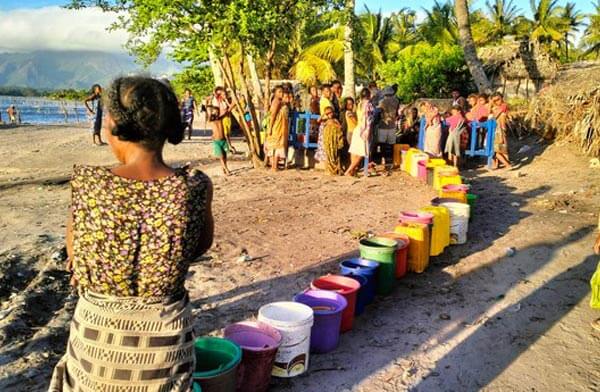 DEICHMANN Stiftung | Handpumpen Madagaskar – sauberes Wasser holen aus Handpumpe – kein Flusswasser - keine Keime mehr