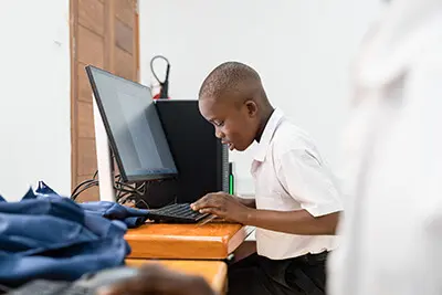 50 Jahre Deichmann-Stiftung – Beispiel für Entwicklungszusammenarbeit in Tansania Bildung