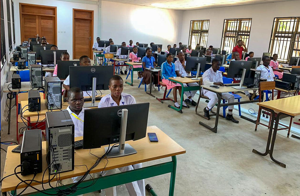 deichmann-stiftung-projekt-Bildung-Wissenschaft-Forschung-IT-LAB-Kiuma